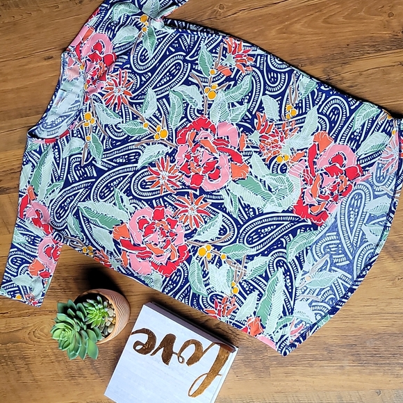 LuLaRoe Tops - 💕 Lularoe XXS Floral Irma Top